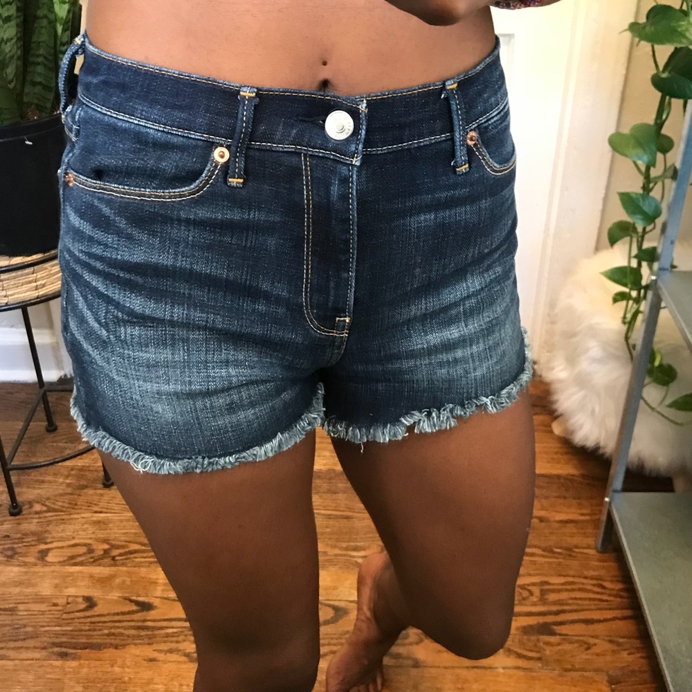 a&f jean shorts!
